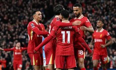 利物浦重回联赛榜首，紧追领头羊曼城的简单介绍