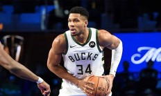 爱游戏下载-雄鹿避免败局，东部竞争进入白热化