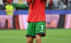 爱游戏注册-葡萄牙队在比赛场上展现出强劲的实力