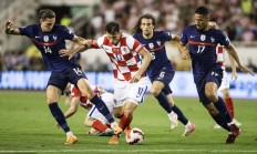 爱游戏网页版-克罗地亚被法国击溃，不堪一击