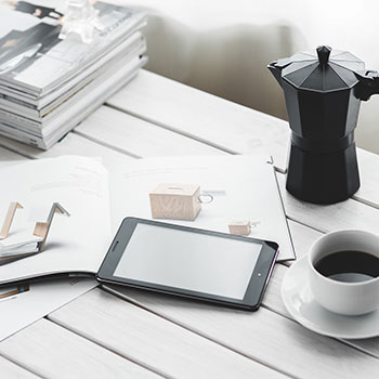 瑞典女子冬季选手夺金雪中送碧，实现梦想