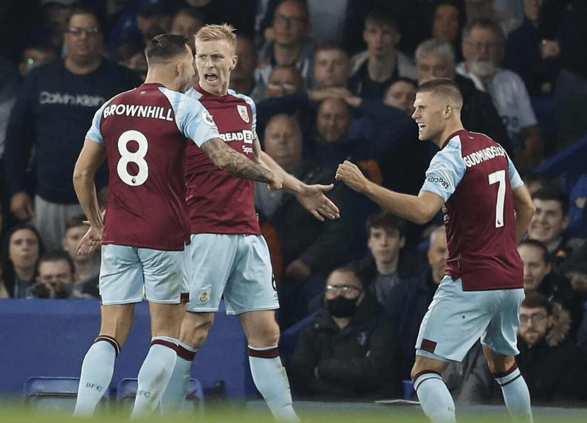 荷兰队惊险逃过一劫落后情况下逆转成功的简单介绍