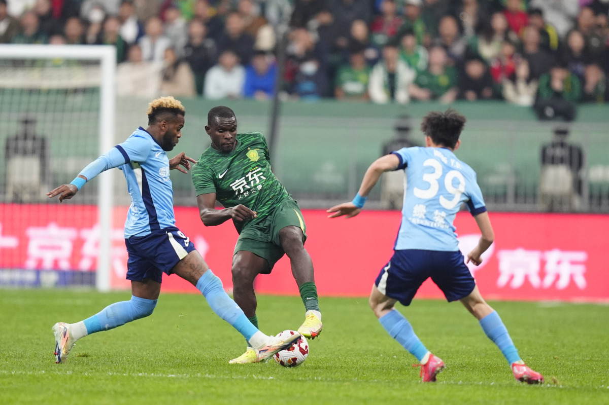 国安击败绿城，保持连胜势头不减