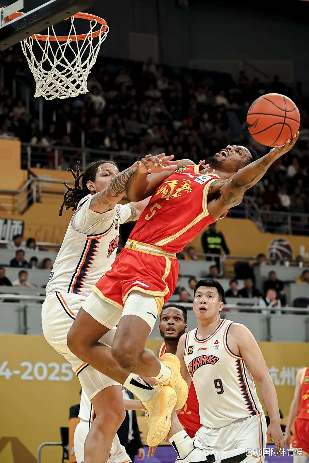 包含浙江男篮面对江苏队，谁能笑到最后？的词条