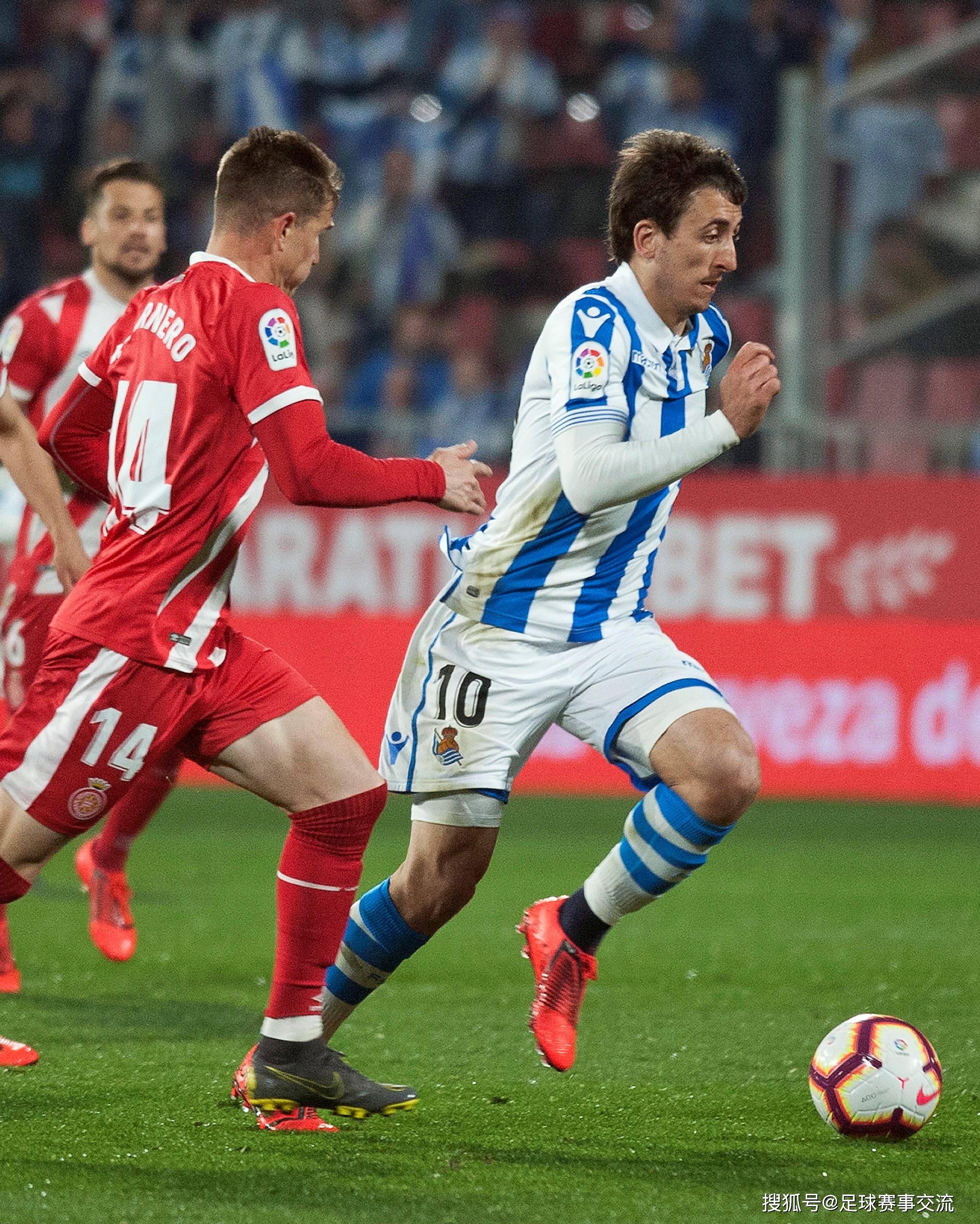 国际足球赛事中精彩纷呈，吸引球迷目光的简单介绍