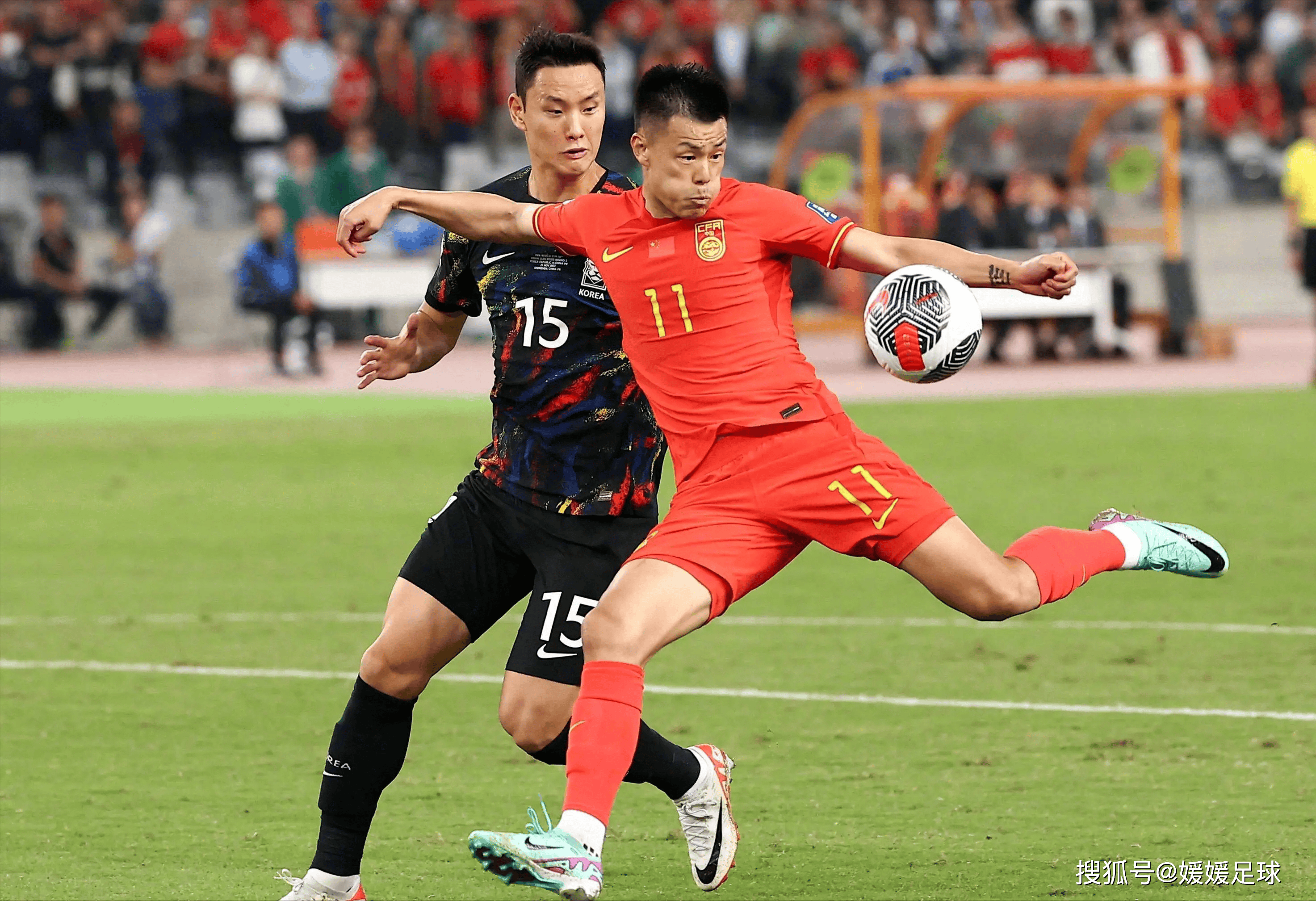 足球比赛中的精彩瞬间惊艳全场