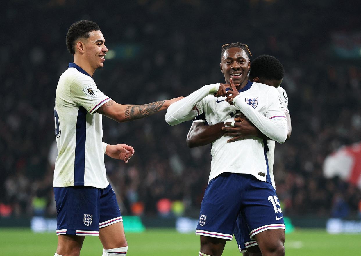 英格兰擊敗匈牙利，波兰被乌拉圭击败