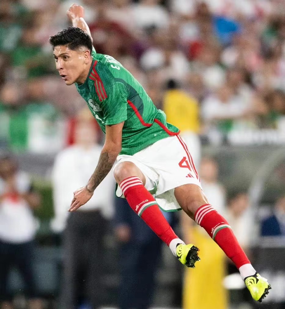 桑切斯个人荣誉加冕，球迷纷纷送上祝福的简单介绍