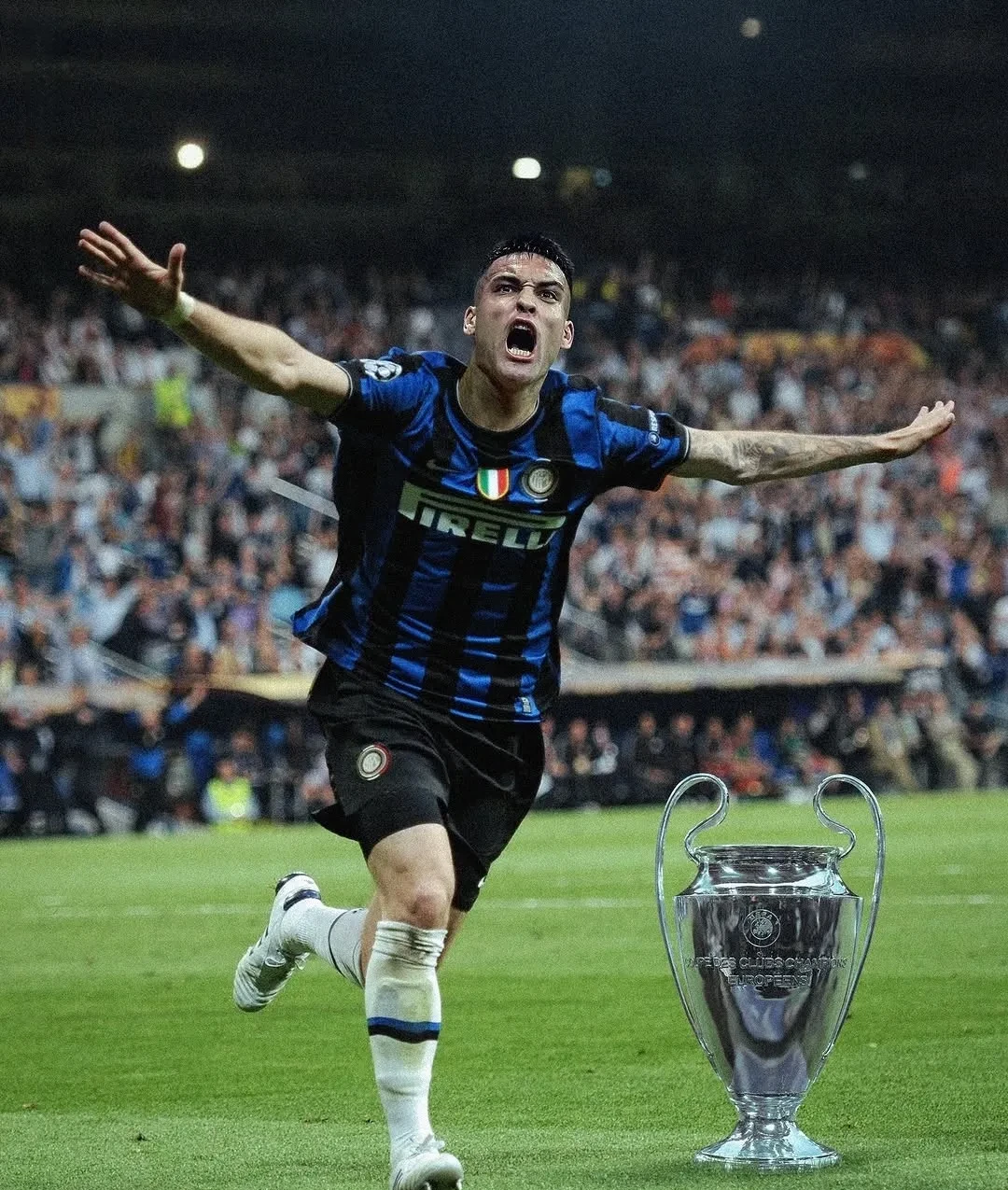 国际米兰宣布续约球队核心门将汉达诺维奇，扎稳后防的简单介绍