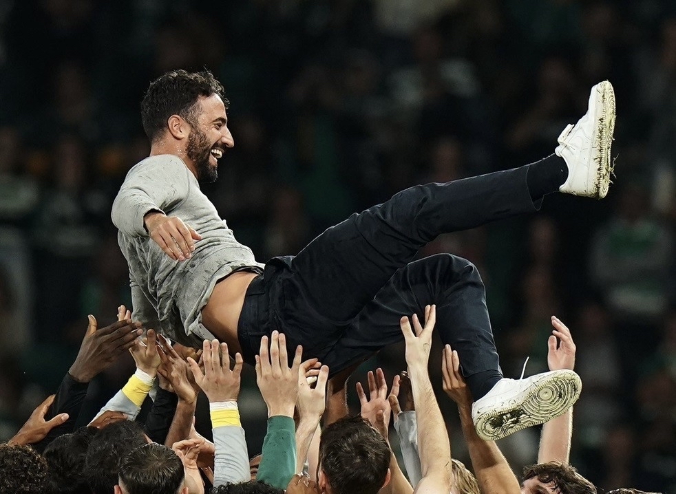 曼联攻守兼备：整体实力赢得掌声