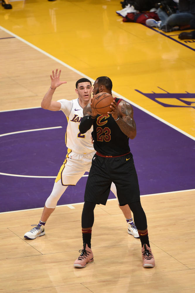 骑士球队教练团队全力训练率先突破 骑士球队教练团队全力训练率先突破